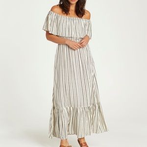 Billabong strapless off the shoulder maxi dress with ruffle L ivory and black